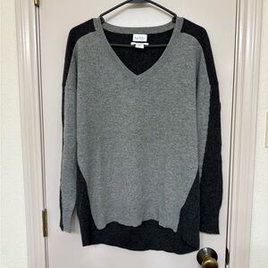 Nicole Miller New York 100% Cashmere V-Neck Sweater